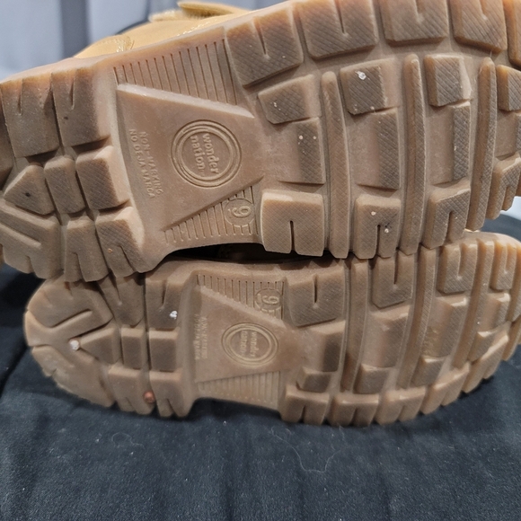 (2) Kid Boots Size 9 - Picture 2 of 5